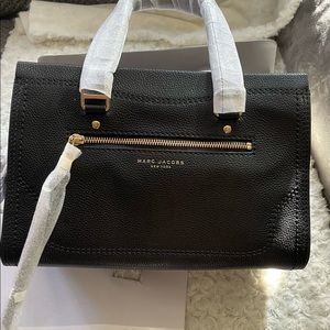 Marc Jacobs M0015021 Pebbled Leather Handbag with Sling - Black.